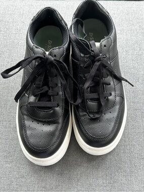 Black Leather Woman’s Casual Sneakers -